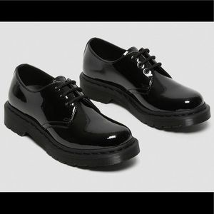 DR. MARTENS PATENT LEATHER SHOES